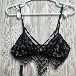 Express One Eleven Lace Bralett. Black With Nude Lining Sz Medium NWT